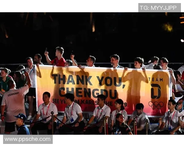 成都滑板队在极限运动会中以83分领先其他队伍展现强大实力